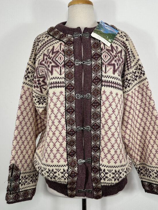 Dale Of Norway Sweaters - Vintage NWT Dale Of Norway Women’s Sz XL Heritage Sweater 100% Pure New Wool